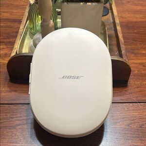 Bose Off-White Headphone Hardshell Storage Case